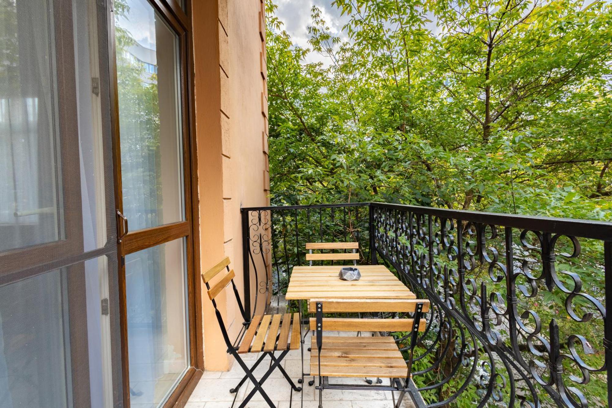 Piccolo Mondo By Citybookings Bukarest Kültér fotó